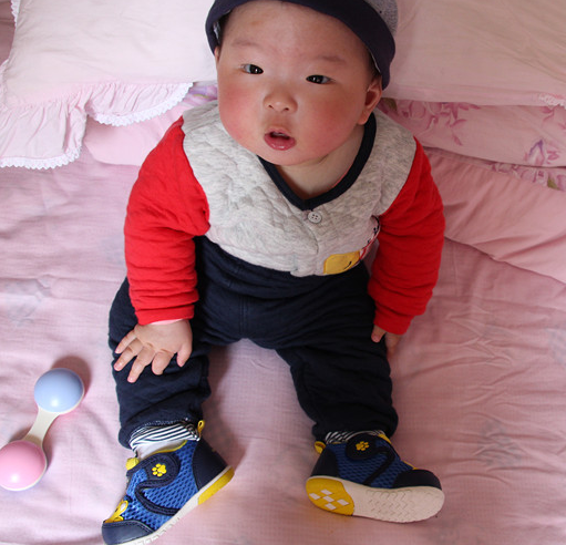 步前鞋和學步鞋區別是什么 寶寶需要準備步前鞋嗎