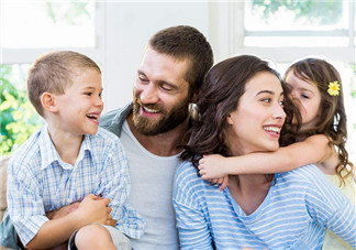 跟寶寶一起開心的說說句子 和孩子在一起的時光的感慨心情短語