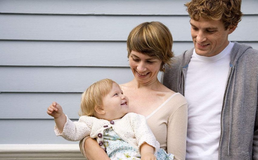 二孩家庭如何預(yù)防大寶鬧情緒 如何避免寶寶爭寵