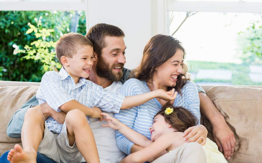 二孩家庭如何預(yù)防大寶鬧情緒 如何避免寶寶爭寵