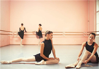 產后做芭蕾瑜伽能瘦身嗎 產后芭蕾瑜伽瘦身操步驟動作詳情