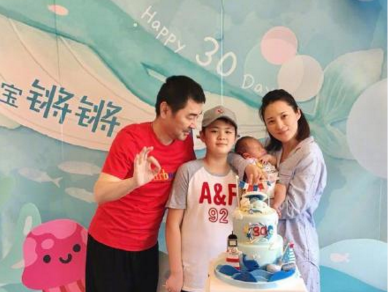 陳建斌寫詩慶祝小兒子滿月怎么回事 陳建斌寫了什么詩