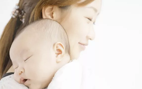 試管嬰兒移植后出血正常嗎 試管嬰兒出血和宮外孕有關(guān)嗎