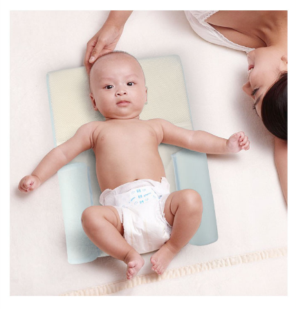 寶寶突然嗆奶了應(yīng)該怎么做比較好 寶寶嗆奶應(yīng)急做法