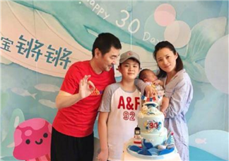 陳建斌寫詩慶祝小兒子滿月怎么回事 陳建斌寫了什么詩