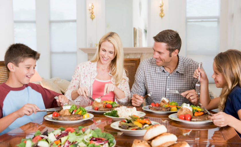 夏季帶孩子在外就餐如何做到安全健康 帶孩子外食需要注意什么