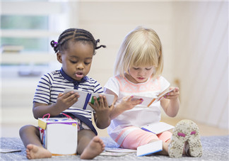 孩子如何邊玩邊學習 孩子去兒童游戲室選擇越大越好嗎 孩子如何邊玩邊學習 孩子去兒童游戲室選擇越大越好嗎