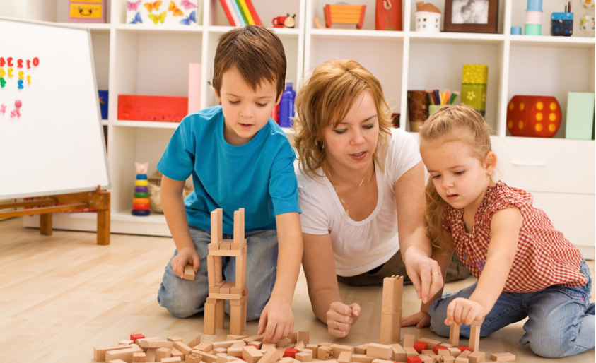孩子如何邊玩邊學習 孩子去兒童游戲室選擇越大越好嗎 孩子如何邊玩邊學習 孩子去兒童游戲室選擇越大越好嗎