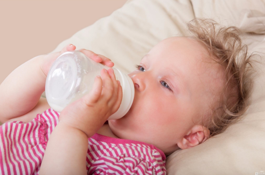孩子在厭奶期不吃奶怎么辦好 孩子厭奶期不吃奶會(huì)影響發(fā)育嗎 孩子在厭奶期不吃奶怎么辦好 孩子厭奶期不吃奶會(huì)影響發(fā)育嗎