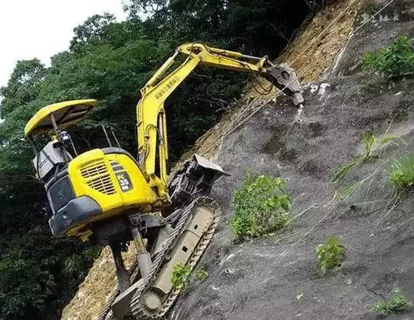 9歲男孩開挖掘機是真的嗎 開挖掘機需要學多久