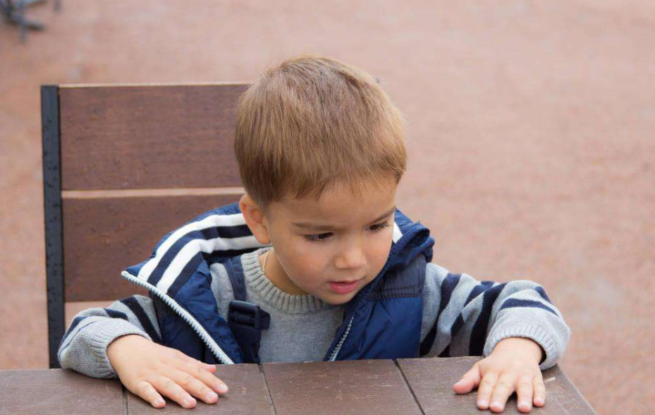 怎么培養孩子與人的社交能力 提高孩子情商和人溝通方法