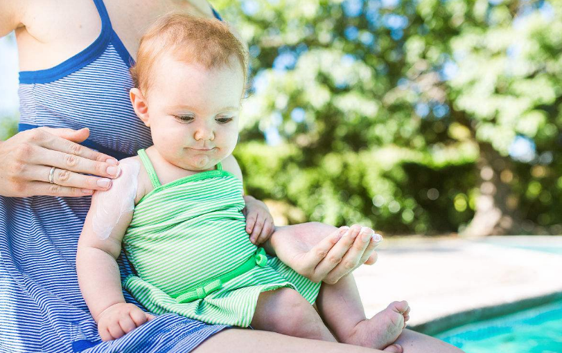 立秋后嬰幼兒怎么防曬隔離 2018寶寶選擇擦防曬乳什么時候好