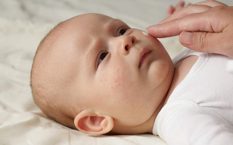 立秋后嬰幼兒怎么防曬隔離 2018寶寶選擇擦防曬乳什么時候好