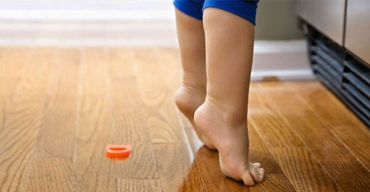 寶寶踮腳走是腳有問題嗎 寶寶喜歡踮腳走是什么原因