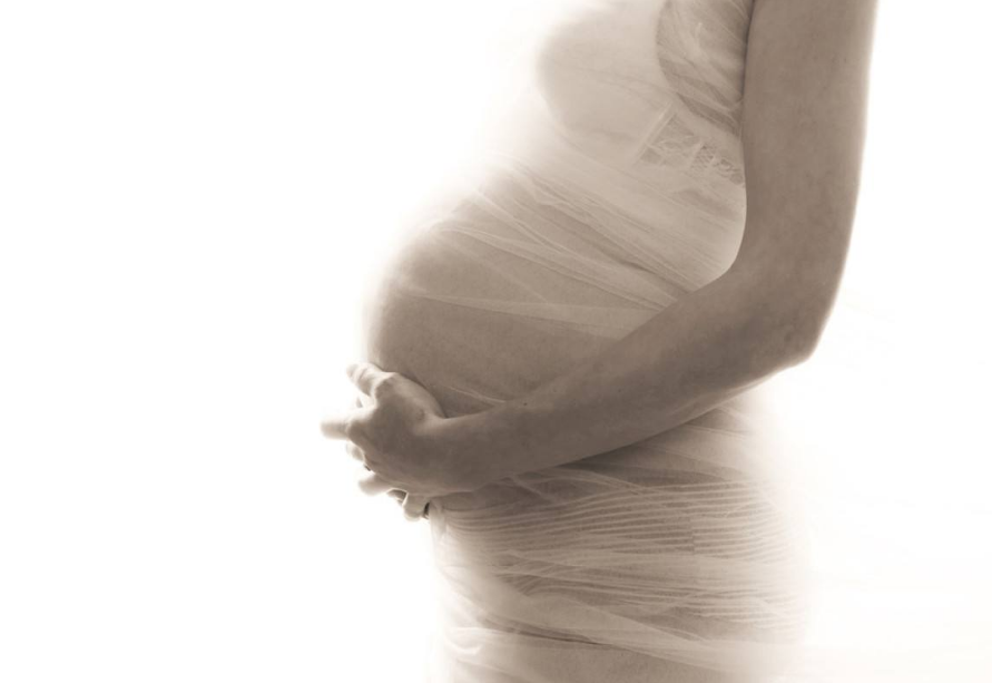 懷孕的時候腹痛就是要流產了嗎 懷孕小腹痛可能是什么原因導致的