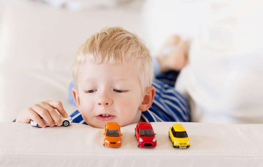 回憶孩子小時(shí)候句子 回想孩子小時(shí)候說(shuō)說(shuō)朋友圈