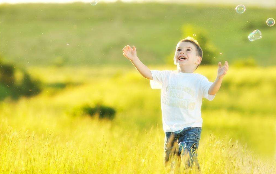 回憶孩子成長句子 孩子慢慢長大了說說朋友圈