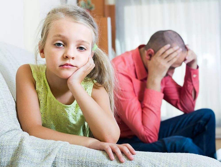 孩子特別的貪玩家長應該怎么做好 如何讓孩子不貪玩