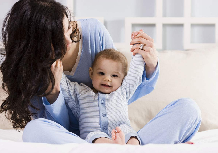 產后什么時候下床好 順產生完孩子多久可以下床做運動