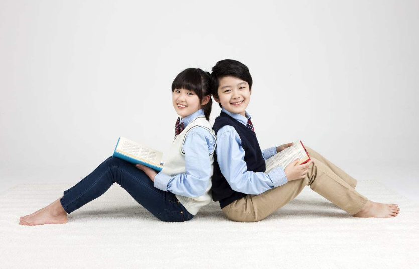 孩子有早戀的跡象怎么辦 家長應該如何給孩子正確的戀愛觀 孩子有早戀的跡象怎么辦 家長應該如何給孩子正確的戀愛觀