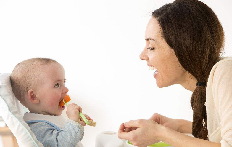 寶寶一歲后吃全谷物燕麥做早餐好不好 為什么用全谷物燕麥做早餐