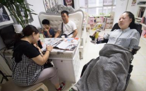 漸凍人可以懷孕生孩子嗎 漸凍人媽媽剖宮產子是怎么回事 漸凍人可以懷孕生孩子嗎 漸凍人媽媽剖宮產子是怎么回事