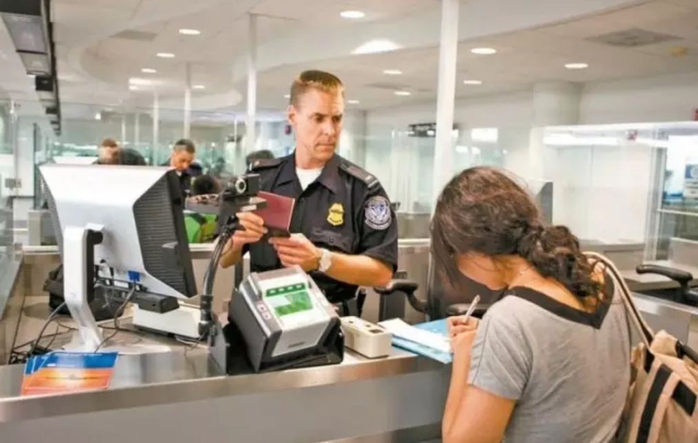 海外生子被遣返怎么回事 美國生子容易被遣返嗎 海外生子被遣返怎么回事 美國生子容易被遣返嗎