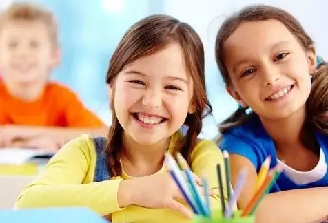 第一天去幼兒園寶寶打人怎么辦 孩子在幼兒園容易打人怎么教育