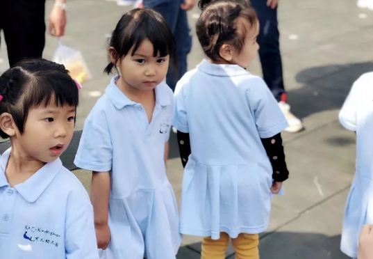 孩子第一次上幼兒園說(shuō)說(shuō)朋友圈 寶寶第一次上幼兒園媽媽的感慨 孩子第一次上幼兒園說(shuō)說(shuō)朋友圈 寶寶第一次上幼兒園媽媽的感慨