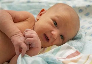 寶寶夏天睡覺一頭汗怎么辦 寶寶睡覺一頭汗正常嗎