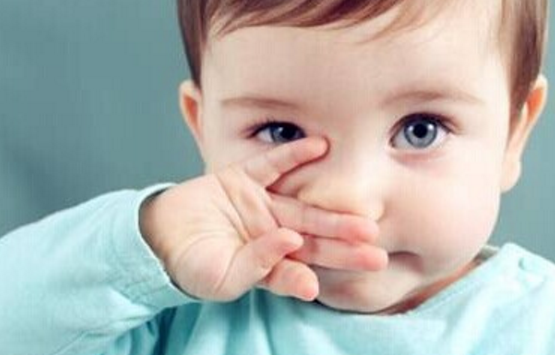 寶寶出現鼻塞是怎么回事 寶寶出現鼻塞怎么辦