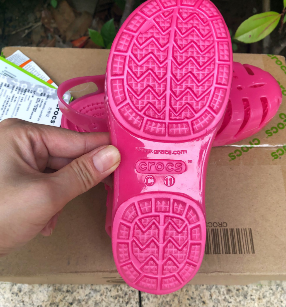 卡駱馳crocs兒童涼鞋怎么樣 crocs女涼鞋孩子喜歡嗎