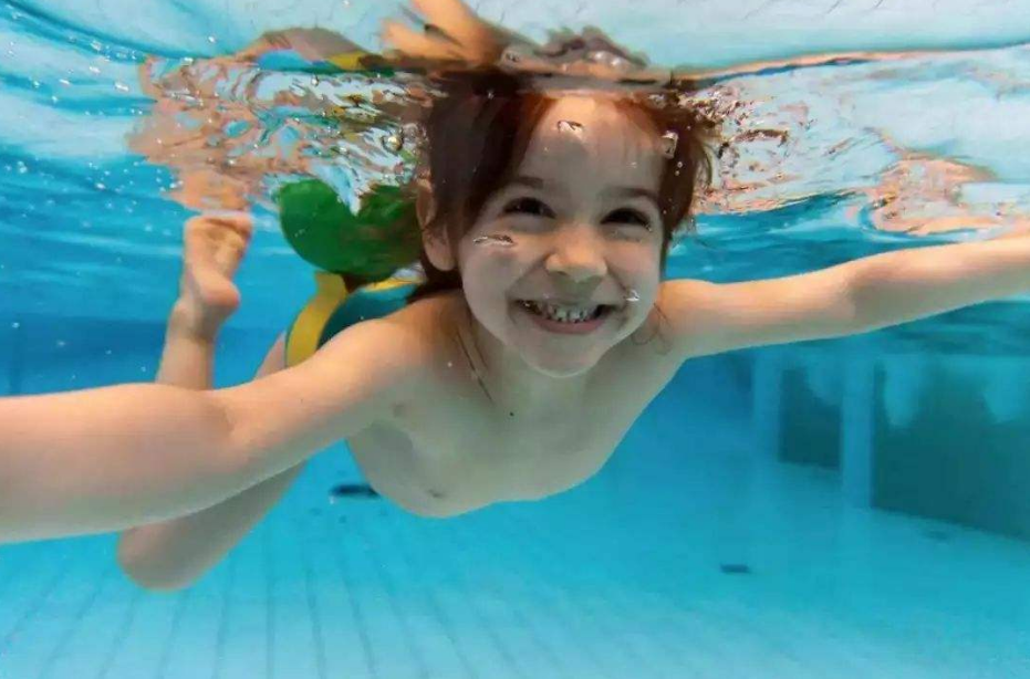 應該給孩子報名幾個興趣班好 給孩子報興趣班應該花多少錢