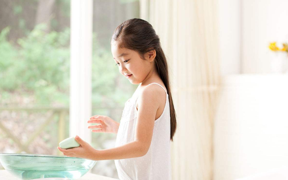 孩子什么時候洗手好 怎么讓孩子多多洗手