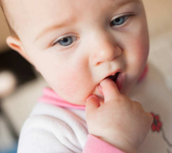 孩子鵝口瘡停藥后就反復怎么辦 孩子鵝口瘡正確護理方法