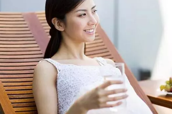 孕婦第幾個月可以喝蜂蜜 孕婦什么時候喝蜂蜜最好 孕婦第幾個月可以喝蜂蜜 孕婦什么時候喝蜂蜜最好