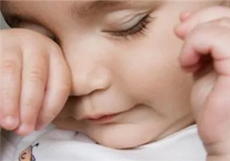 寶寶眼屎多怎么辦 如何給寶寶清理眼睛
