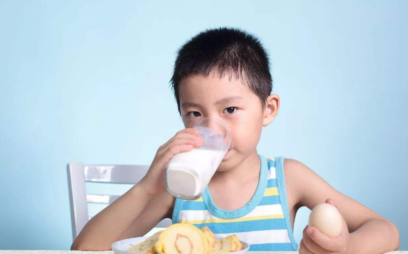 寶寶對于牛奶過敏應該吃什么奶 寶寶吃牛奶過敏怎么知道