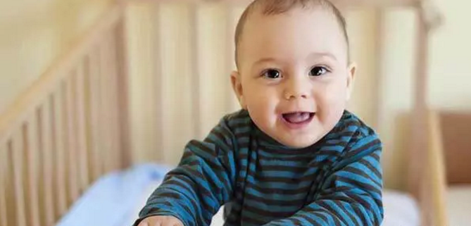 什么樣的嬰兒床更適合寶寶 如何選購合適的嬰兒床2018