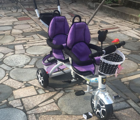 金鳴兒童三輪車雙胞胎手推車怎么樣 金鳴雙胞胎手推車使用測評