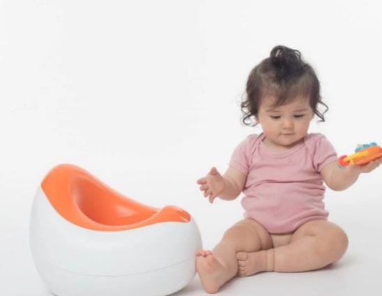 寶寶如廁訓練越早越好嗎 寶寶如廁訓練坐便器怎么選擇