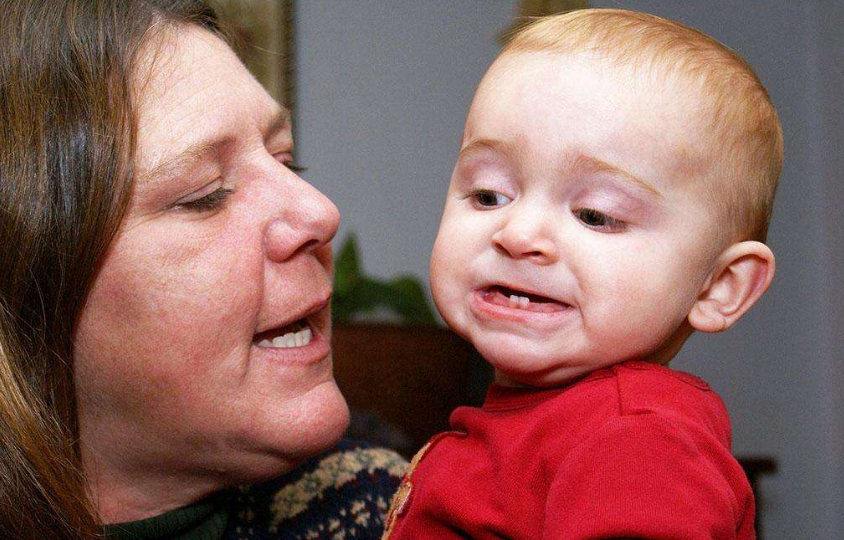 寶寶換牙期應(yīng)該做些什么好 孩子換牙注意事項(xiàng)