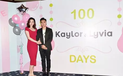 熊黛林雙胞胎女兒正面照 熊黛林雙胞胎女兒一個像爸一個像媽