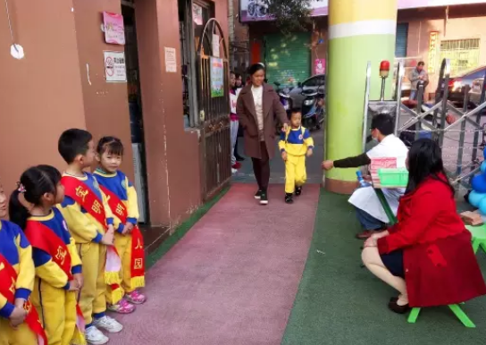 幼兒園開學第一天說說 幼兒園開學第一天媽媽心情短語發朋友圈