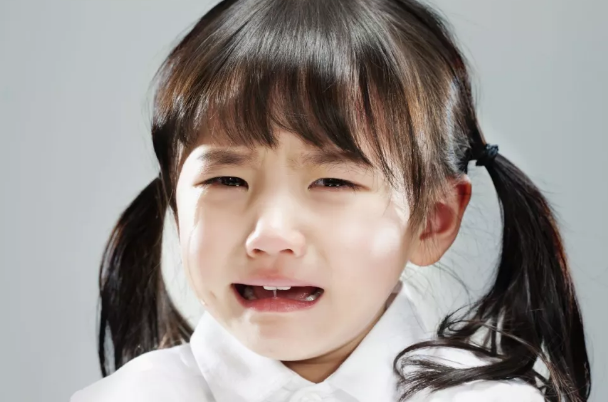 幼兒園開學(xué)怎么教育孩子不哭 孩子上幼兒園哭老師怎么應(yīng)對 幼兒園開學(xué)怎么教育孩子不哭 孩子上幼兒園哭老師怎么應(yīng)對