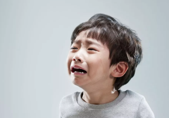 幼兒園開學(xué)怎么教育孩子不哭 孩子上幼兒園哭老師怎么應(yīng)對 幼兒園開學(xué)怎么教育孩子不哭 孩子上幼兒園哭老師怎么應(yīng)對