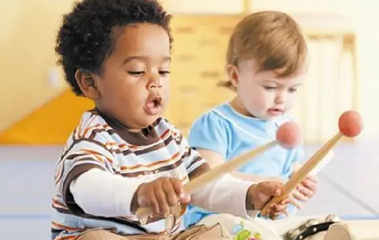 孩子上幼兒園媽媽感慨 寶寶去幼兒園媽媽心情感概句子