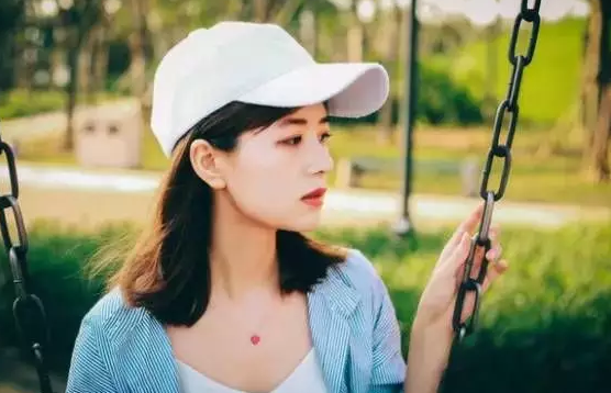 女人靠自己朋友圈心情句子 女人必須靠自己的說(shuō)說(shuō)圖片