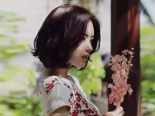 女人靠自己朋友圈心情句子 女人必須靠自己的說說圖片