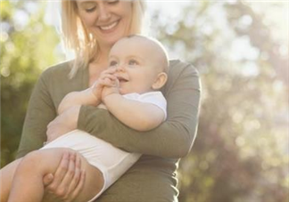 給寶寶曬太陽應該注意什么 寶寶曬太陽注意事項2018